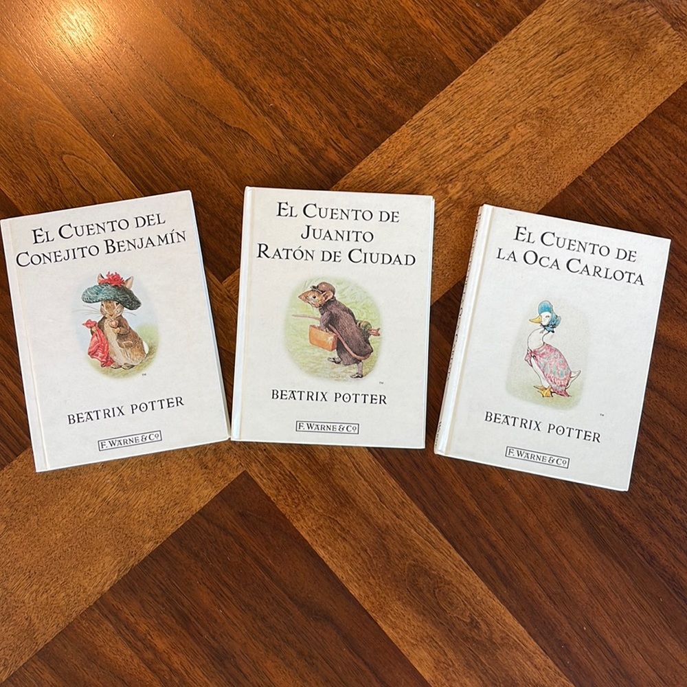 TRIO OF ADORABLE BEATRIX POTTER BOOKS - IN SPANISH